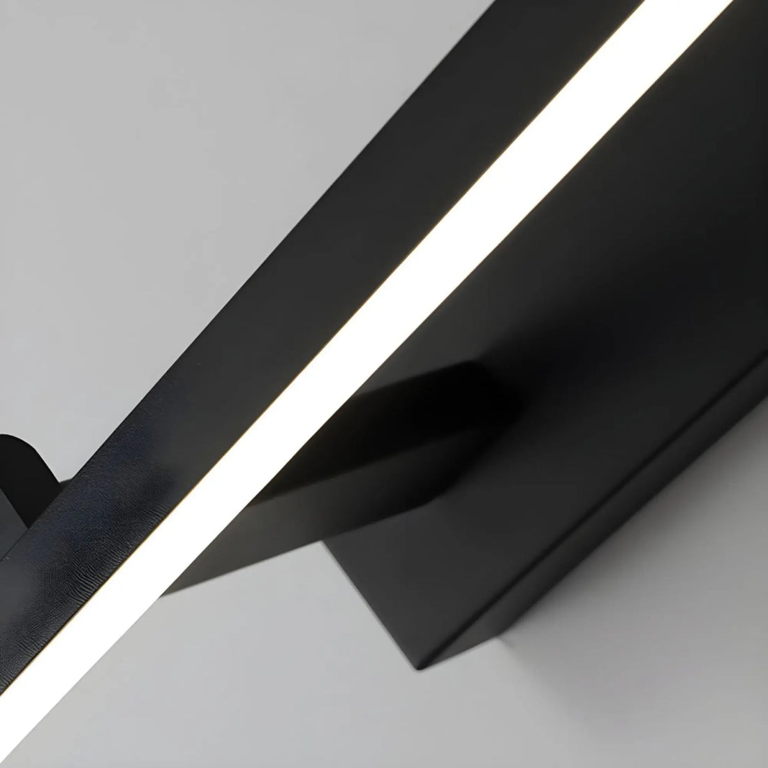 Applique murale Salle de bain LED orientable – design linéaire noir ou blanc